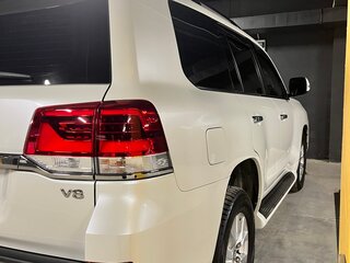 2016 Toyota Land Cruiser 200 Series Рестайлинг 2, белый, 5900000 рублей, вид 5