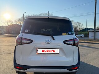 2020 Toyota Sienta II Рестайлинг, белый, 1630000 рублей, вид 4