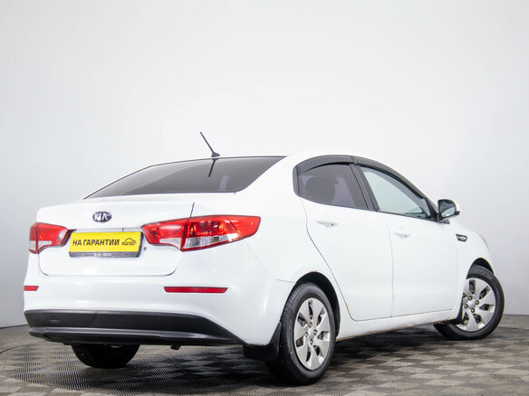 2015 Kia Rio III Рестайлинг, белый, 599000 рублей - вид 3