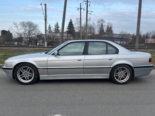 2001 BMW 7 серии 740i III (E38) Рестайлинг, серебристый, 1400000 рублей, вид 4