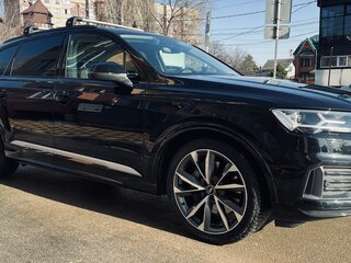 2022 Audi Q7 45 TDI II (4M) Рестайлинг, чёрный, 7950000 рублей, вид 3