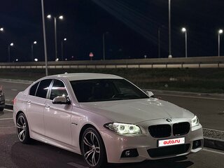 2013 BMW 5 серии 520d VI (F10/F11/F07) Рестайлинг, белый, 2000000 рублей, вид 3