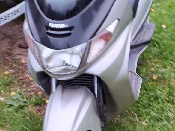 1999 Suzuki Burgman (SkyWave) 400, серебристый, 160000 рублей