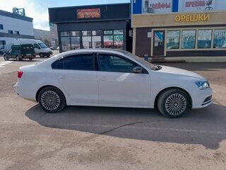2015 Volkswagen Jetta VI Рестайлинг, белый, 750000 рублей, вид 2