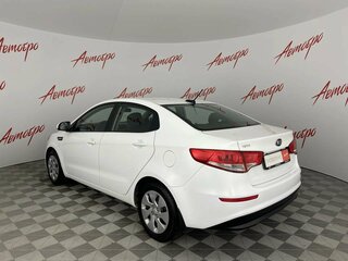 2017 Kia Rio III Рестайлинг, белый, 1125000 рублей, вид 3