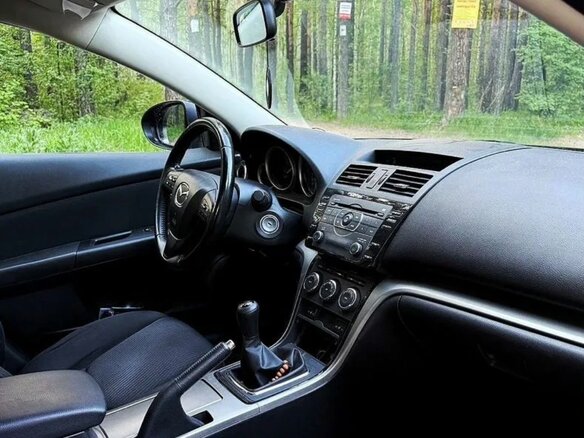 2011 Mazda 6 II (GH) Рестайлинг, чёрный, 1350000 рублей - вид 4