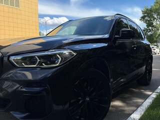 2021 BMW X5 40i IV (G05/G18), чёрный, 6450000 рублей, вид 2