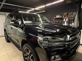 2013 Toyota Land Cruiser 200 Series Рестайлинг 1, чёрный, 4300000 рублей, вид 2