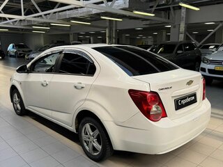 2013 Chevrolet Aveo II, белый, 425000 рублей, вид 5