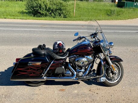 2011 Harley-Davidson Road King, чёрный, 1300000 рублей, вид 4