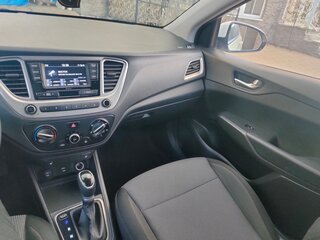 2021 Hyundai Solaris II Рестайлинг, белый, 1650000 рублей, вид 5
