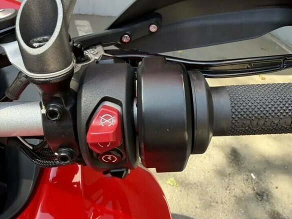 2023 Ducati Multistrada V4, красный, 1400000 рублей - вид 15