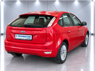 2011 Ford Focus II Рестайлинг, красный, 690000 рублей, вид 4