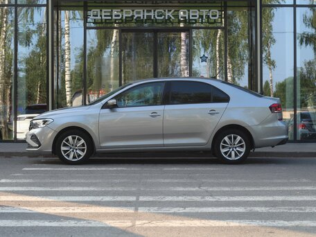 2021 Volkswagen Polo VI, серебристый, 1570000 рублей, вид 2