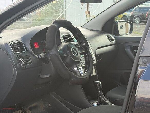 2013 Volkswagen Polo V, чёрный, 439999 рублей - вид 8