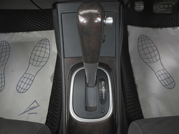 2004 Nissan Tiida Latio I, белый - вид 15