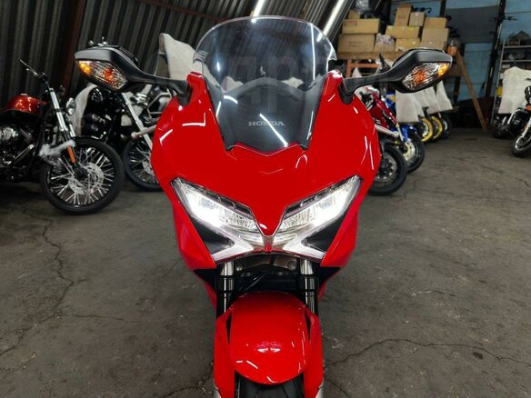 2014 Honda VFR 800, красный, 910000 рублей - вид 7