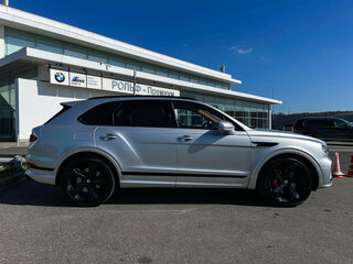 2023 Bentley Bentayga I Рестайлинг, серебристый, 21281000 рублей, вид 4