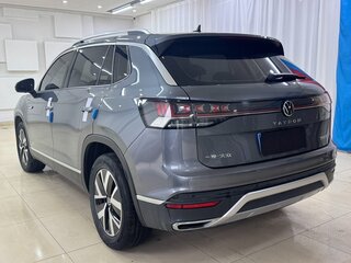 2022 Volkswagen Tayron I, серый, 2650000 рублей, вид 3