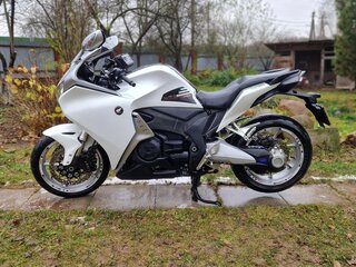 2013 Honda VFR 1200, белый, 720000 рублей, вид 1