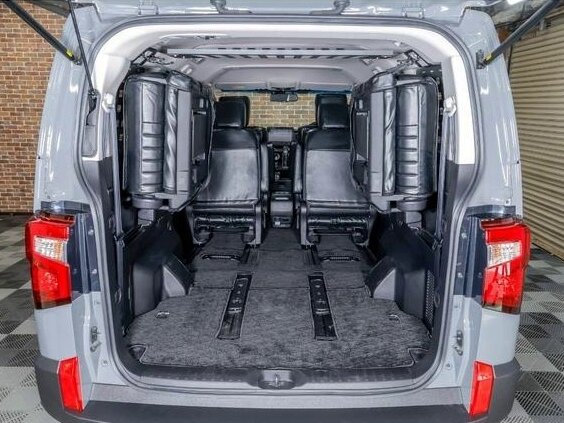 2022 Mitsubishi Delica D:5 I Рестайлинг, серебристый - вид 26