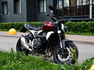 2021 Honda CB 1000R, красный, 1100000 рублей, вид 2