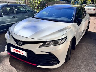 2021 Toyota Camry VIII (XV70) Рестайлинг, белый, 3000000 рублей, вид 1