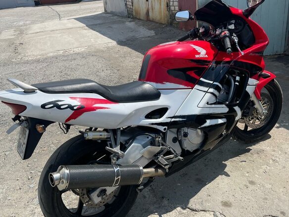 1996 Honda CBR 600F, красный, 300000 рублей - вид 3
