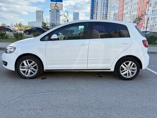 2010 Volkswagen Golf Plus II, белый, 900000 рублей, вид 5
