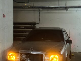 1989 Mercedes-Benz W124 230, серый, 210000 рублей, вид 1