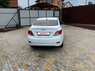 2013 Hyundai Solaris I, белый, 550000 рублей, вид 3