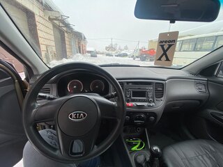 2010 Kia Rio II Рестайлинг, бежевый, 550000 рублей, вид 5