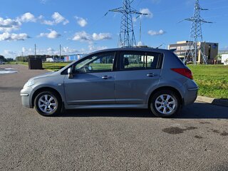 2013 Nissan Tiida I Рестайлинг, серый, 850000 рублей, вид 3