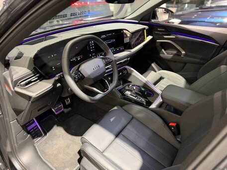 2026 Audi Q5 45 TFSI III (GU), чёрный, 9413940 рублей, вид 4