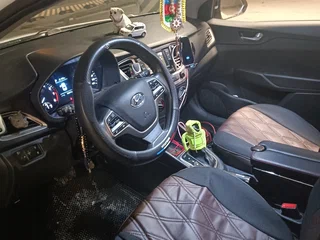 2021 Hyundai Solaris II Рестайлинг, белый, 876543 рублей, вид 5