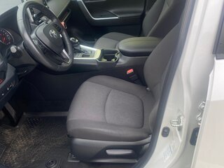 2021 Toyota RAV4 V (XA50), белый, 3400000 рублей, вид 5