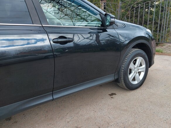 2013 Toyota RAV4 IV (XA40), чёрный, 1590000 рублей - вид 1