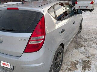 2010 Hyundai i30 I Рестайлинг, серебристый, 570000 рублей, вид 4