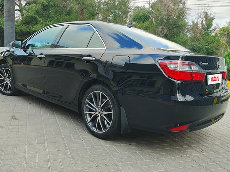 2017 Toyota Camry VII (XV50) Рестайлинг 2, чёрный, 2100000 рублей, вид 5