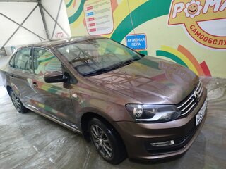 2015 Volkswagen Polo V Рестайлинг, коричневый, 750000 рублей, вид 1