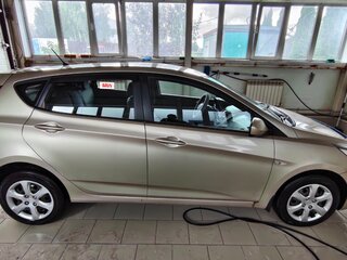 2012 Hyundai Solaris I, бежевый, 720000 рублей, вид 3