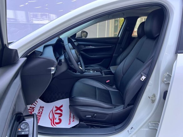 2023 Mazda 3 Axela IV (BP), белый, 1800000 рублей - вид 6