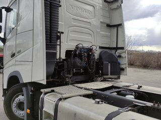 2016 Volvo FH, белый, 7050000 рублей, вид 4