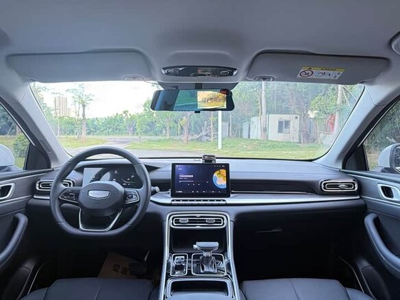 2026 Geely Emgrand III, белый, 1190000 рублей - вид 13