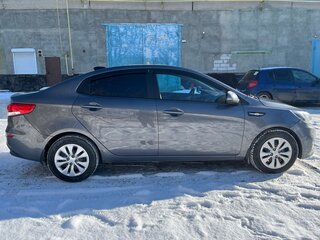 2017 Kia Rio III Рестайлинг, серый, 935000 рублей, вид 2