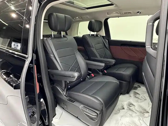 2026 GAC Trumpchi E8 I Рестайлинг, чёрный - вид 18
