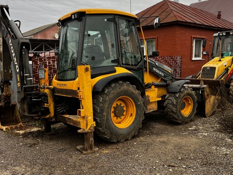 2012 Volvo BL, жёлтый, 5800000 рублей, вид 3
