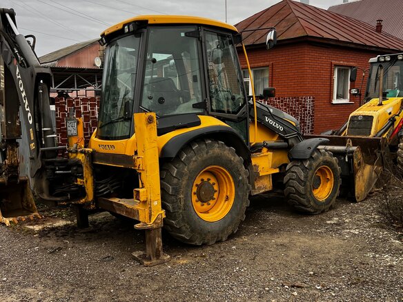 2012 Volvo BL, жёлтый, 5800000 рублей - вид 2