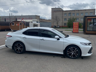 2020 Toyota Camry VIII (XV70), белый, 3300000 рублей, вид 4
