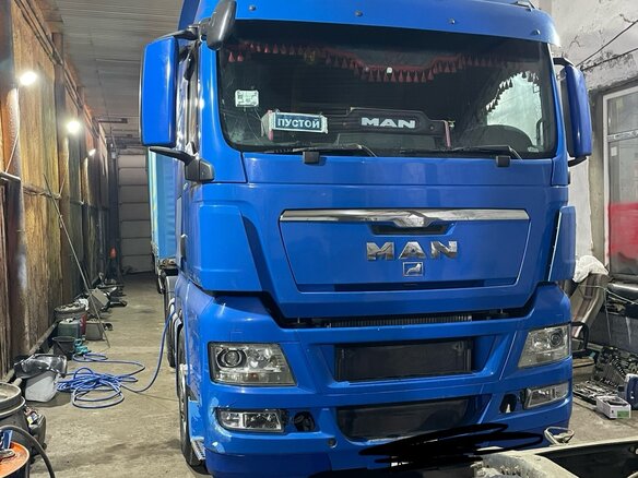 2008 MAN TGX, синий, 4500000 рублей - вид 4